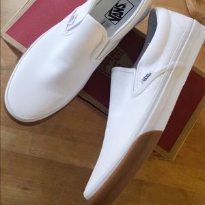 🚨FLASH SALE• Vans Classic Slip On - Gum Sole 10.5